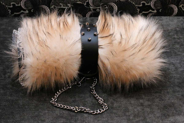 Plaid chien luxe fausse fourrure manchette en cuir noir chainette