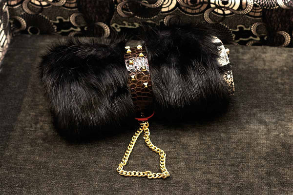 Plaid chat de luxe Metis Black Moon S et sa manchette cuir façon croco