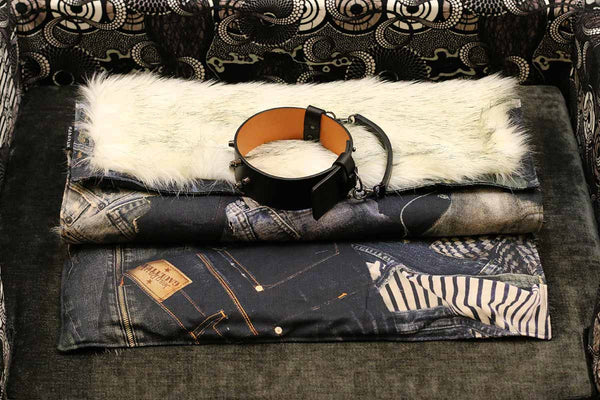 Couverture design chiens M Sabanah manchette avec poignée cuir